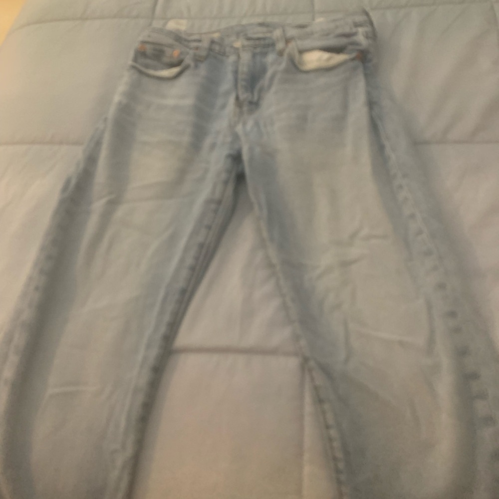 Levi's Blue Jeans with Classic Fading and Twill Weave